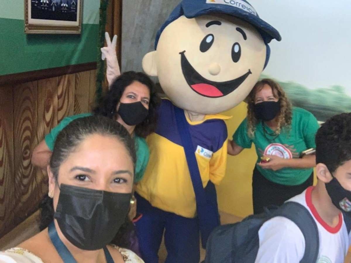 Ainda dá tempo de adotar carta do Papai Noel dos Correios