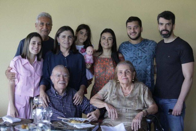 Casa cheia: Marly Sarney, ao lado de José Sarney, filhos e netos -  (crédito: Arquivo pessoal)