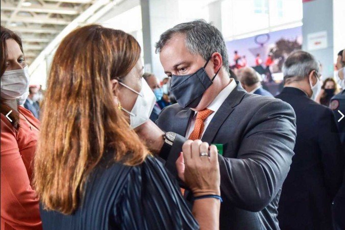 Ana Maria Campos recebe medalha Mérito Buriti