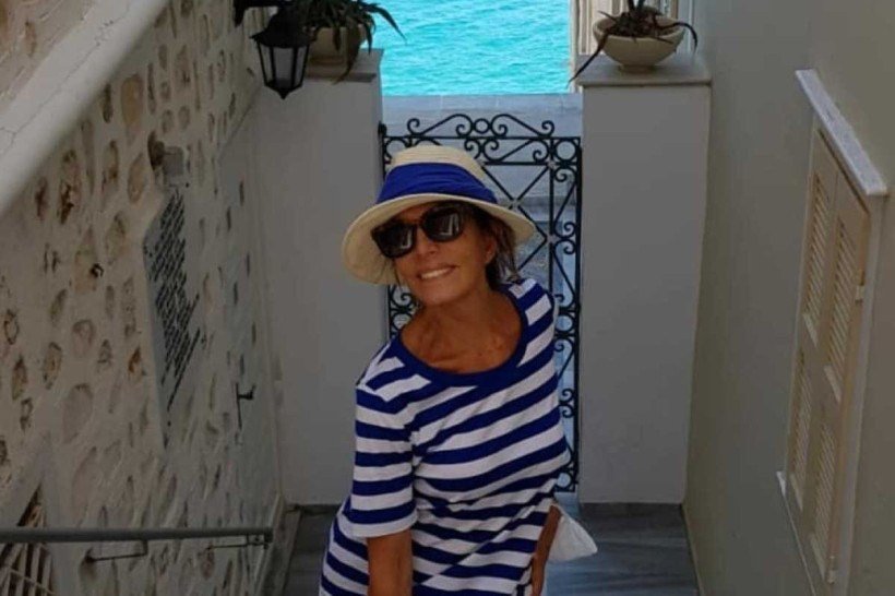 Mila Moreira em foto na Grécia 