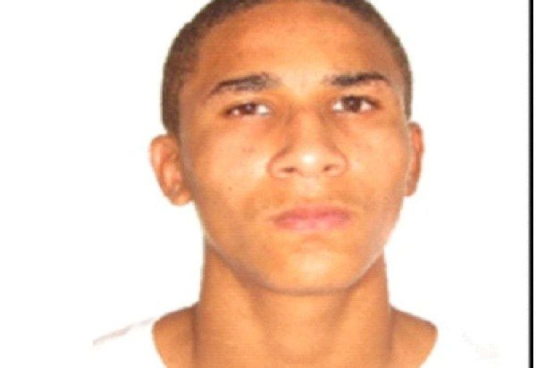 A PCDF divulgou a foto de Tutinha, foragido e envolvido no assalto