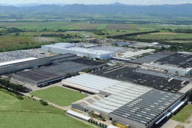 A suspensão de contratos havia sido anunciada na semana ada com o intuito de A suspensão de contratos havia sido anunciada na semana ada com o intuito de