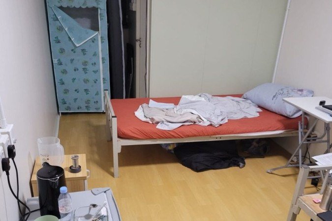 BBC - Quarto no centro de quarentena Penny's Bay, em Hong Kong - BBC - Quarto no centro de quarentena Penny's Bay, em Hong Kong -