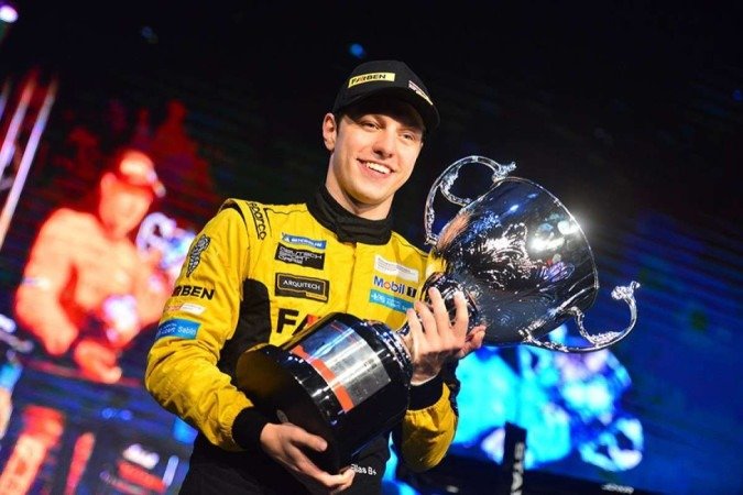 Aos 19 anos, Enzo Elias é um dos fenômenos do automobilismo revelados em Brasília -  (crédito: Luca Bassani)