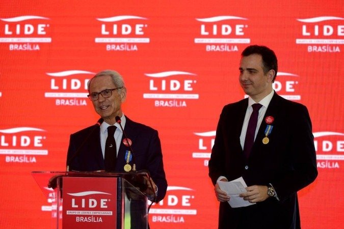  08/12/2021. Crédito: Marcelo Ferreira/CB/D.A Press. Brasil. Brasilia - DF. Brasília Place Hotel, reunião do Grupo de Lideres Empresários de Brasília -  LIDE. Empresário Paulo Octávio e o Presidente do Senado, senador Rodrigo Pacheco.