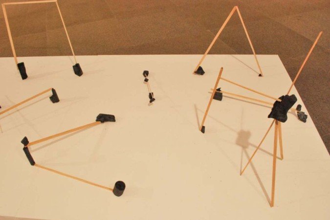 Detalhe da obra de Cecília Lima na exposição Hospitalidade no Museu Nacional da República