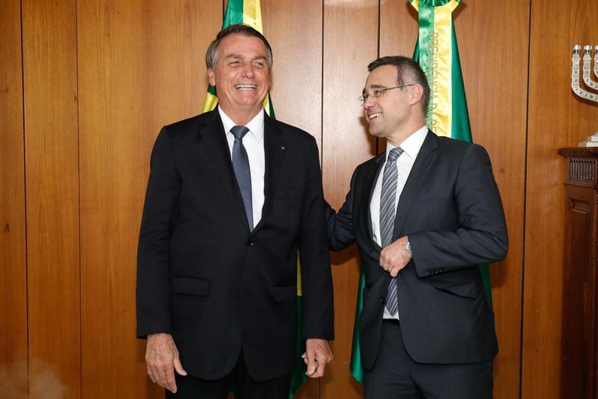 Bolsonaro: Currículo vale, mas para ser indicado ao STF tem que tomar tubaína comigo