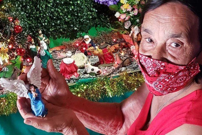Arminda Moreira sempre muda a decoração para não repetir o presépio
