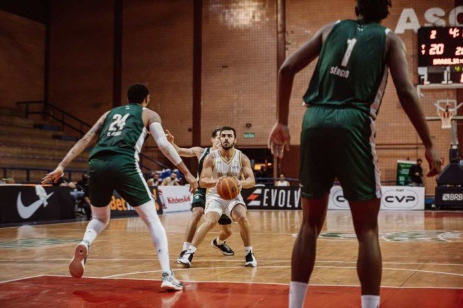 Acostumados a se enfrentar no Ginásio da Asceb, os rivais candangos medirão força no Nilson Nelson neste sábado -  (crédito: Matheus Maranhão / @mmaranhaofoto)