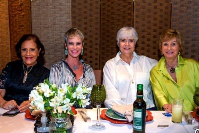 Lúcia Itapary, Lia Dinorah, Ana Maria Vaz e Consuelo Badra