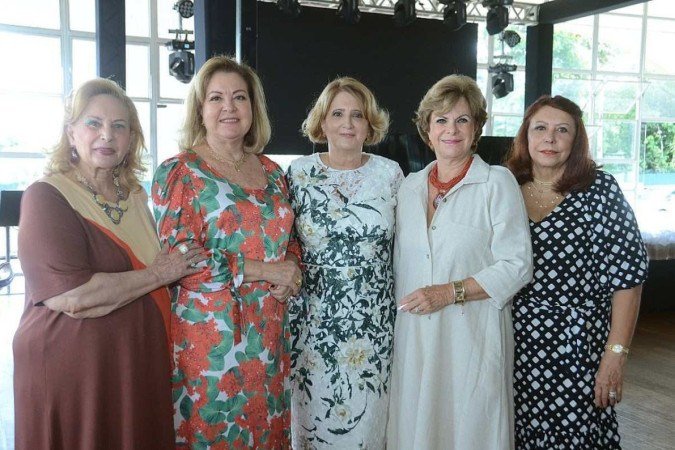 A presidente do CIB, Maria Angela Canguçu de Mesquita, com Marilu Arruda,Heloisa Aroeira,Jane Carol e Edna Batista