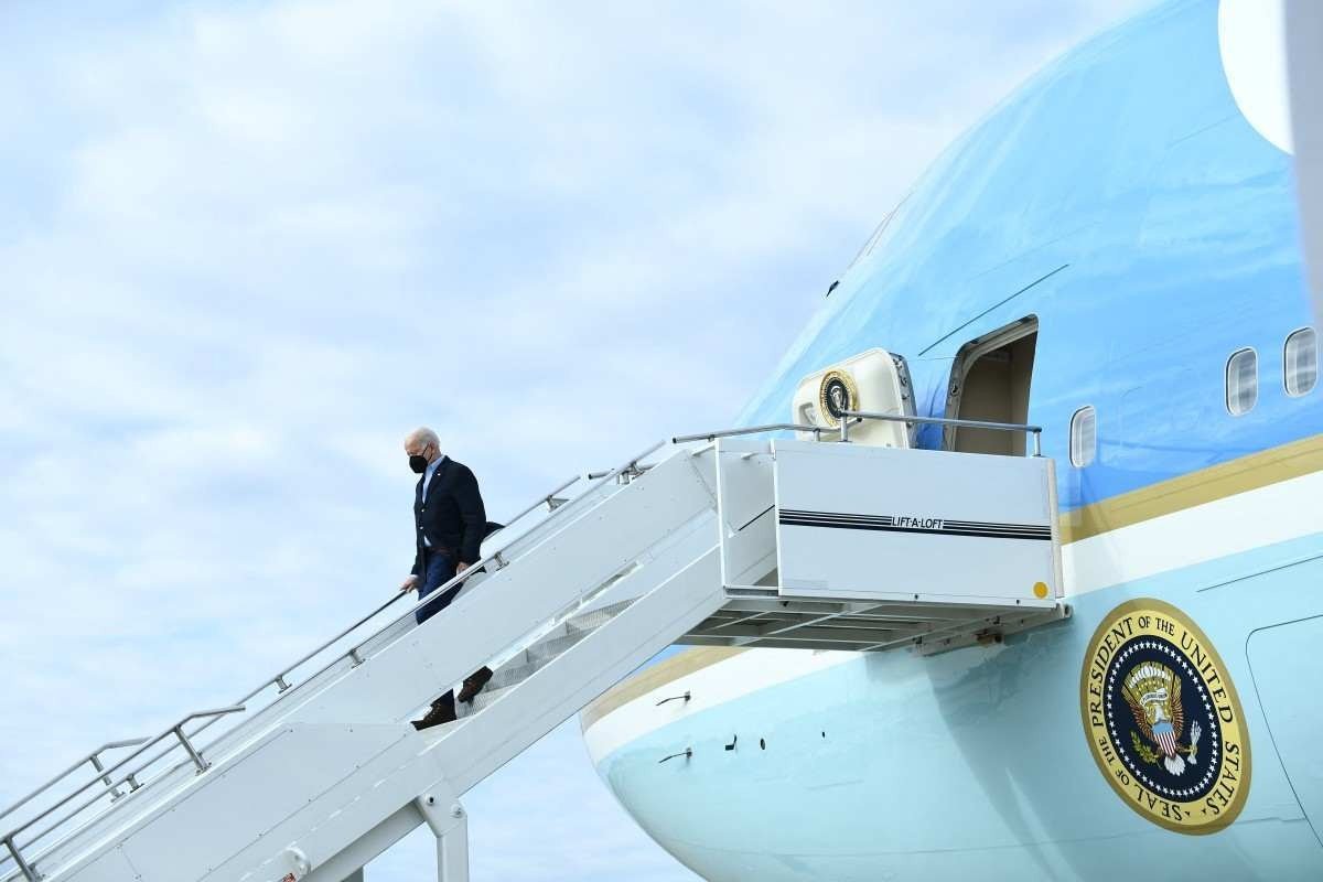 Biden visita Kentucky, duramente afetado pelos tornados devastadores nos EUA