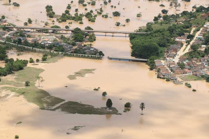 Itamaraju é um dos municípios invadidos pelas águas e em situação de emergência -  (crédito: Isac Nóbrega/PR)