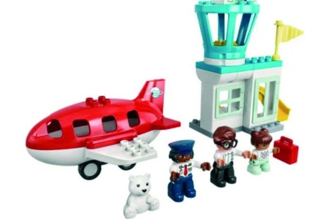 Avião e Aeroporto, 
da Lego Duplo (R$ 299,99)