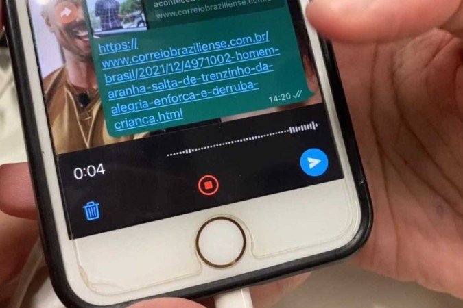 Nova funcionalidade do Whatsapp permitirá diminuir as chances de cometer gafes ou erros na hora de enviar áudios - (crédito: Talita de Souza/CB) Nova funcionalidade do Whatsapp permitirá diminuir as chances de cometer gafes ou erros na hora de enviar áudios - (crédito: Talita de Souza/CB)