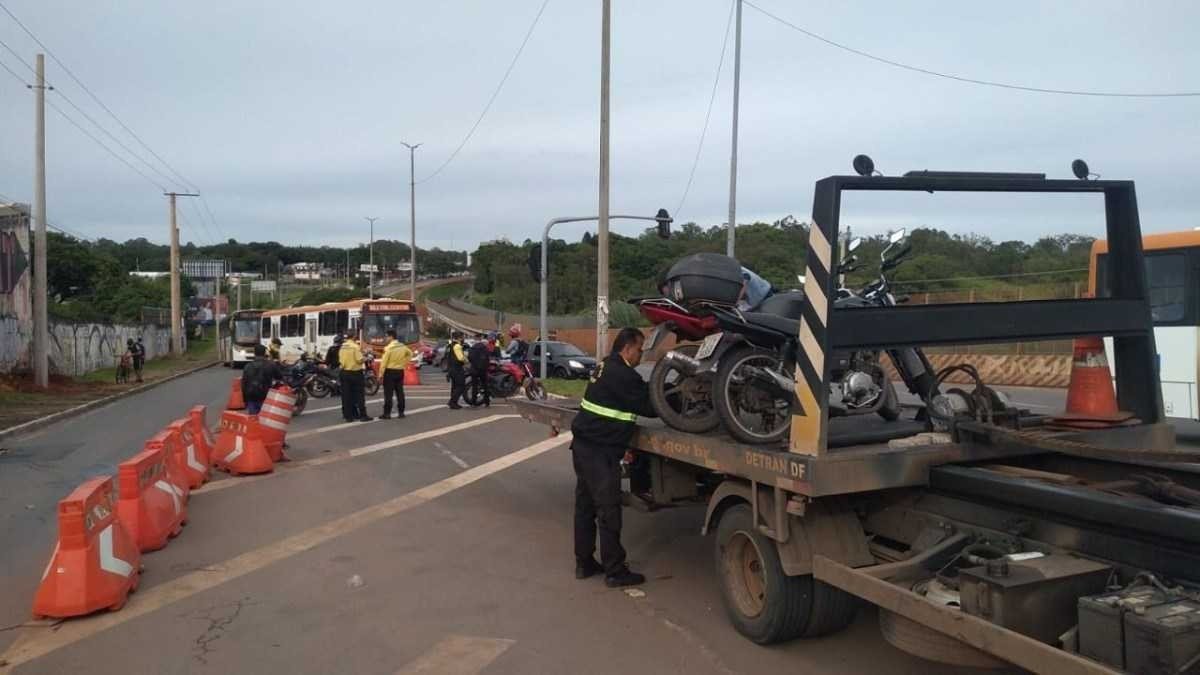 Operação Sossego fiscalizou motocicletas nesta terça-feira (14/12)