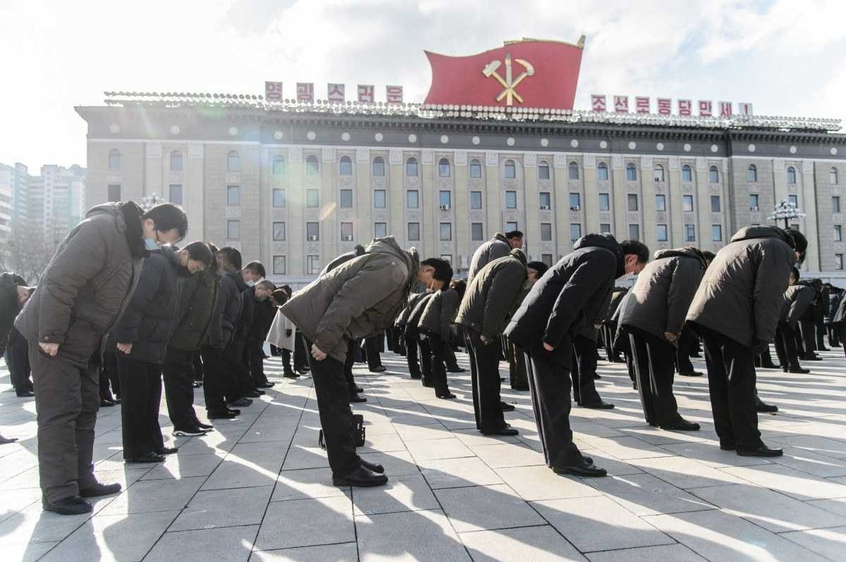 Coreia do Norte recorda o 10º aniversário da morte de Kim Jong Il