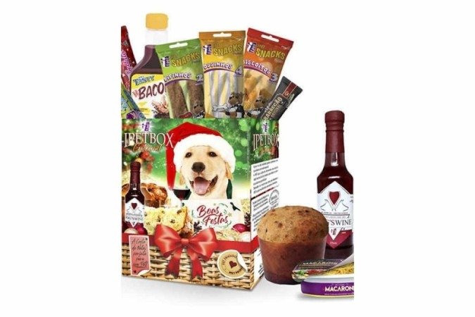 Minicesta de Natal Ipet Gourmet Box para C&atilde;es (2kg), da Petlove (R$ 49,99)