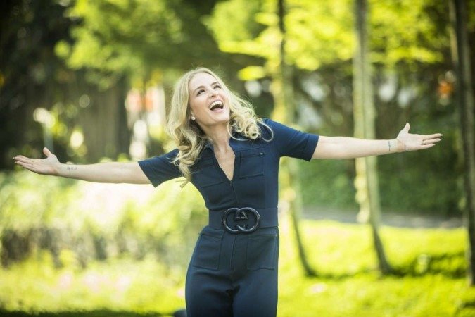  Angélica como apresentadora de programas mais maduros