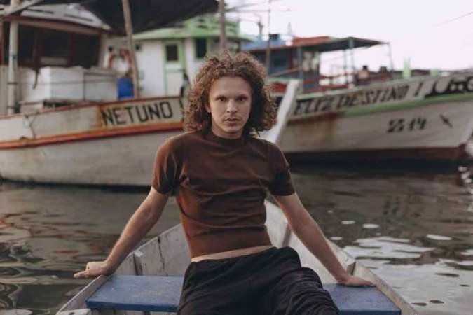 Pedro Fasanaro vive a jovem trans Sara em Pedro Fasanaro vive a jovem trans Sara em