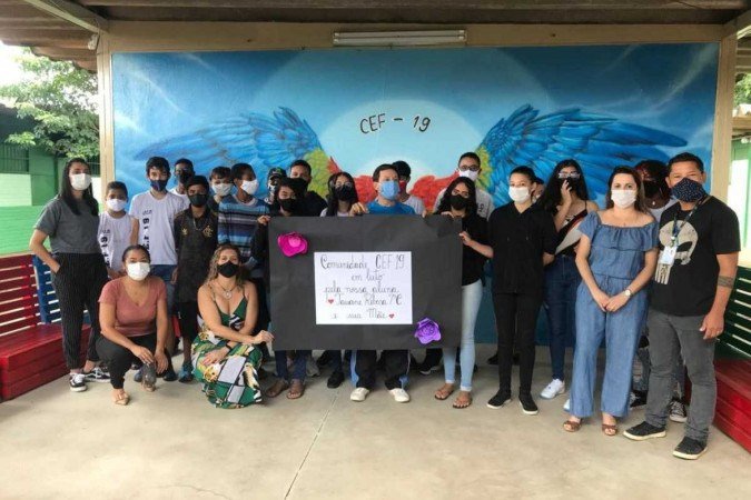 Ação em homenagem a mãe e filha mortas a facadas foi organizada por colegas de classe e professores - (crédito: Arquivo pessoal) Ação em homenagem a mãe e filha mortas a facadas foi organizada por colegas de classe e professores - (crédito: Arquivo pessoal)