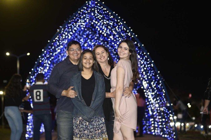 O casal Wagner e Flávia Furtado e as filhas Mariah e Isabela e passarão o Natal juntos pela primeira vez