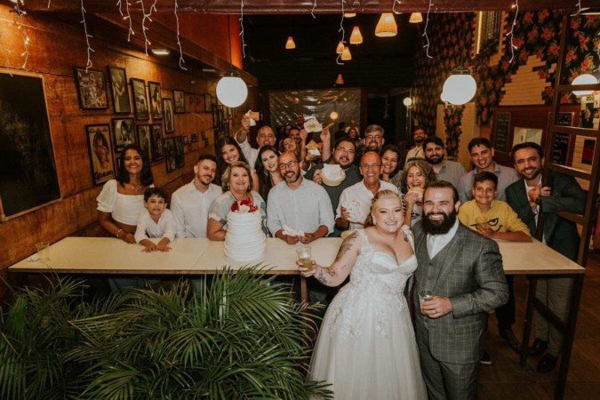 Raquel e Nycholas celebram união em pastelaria na 107 sul, em Brasília -  (crédito: Gabriel Pelaquim)