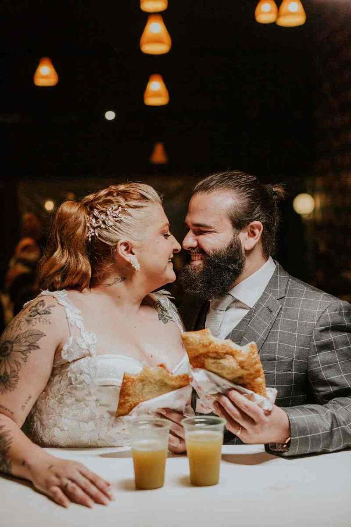 Raquel e Nycholas celebram união em pastelaria na 107 sul, em Brasília