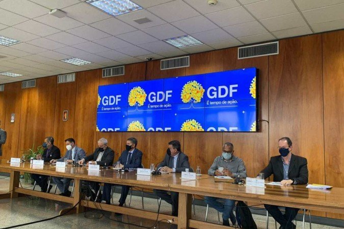 O Governo do Distrito Federal (GDF) sorteou, por meio do Nota Legal, na manhã desta sexta-feira (24/12) de véspera de Natal 12.600 prêmios que vão de R$100 a R$500 mil para mais de 900 mil consumidores - (crédito: Renata Nagashima/CB) O Governo do Distrito Federal (GDF) sorteou, por meio do Nota Legal, na manhã desta sexta-feira (24/12) de véspera de Natal 12.600 prêmios que vão de R$100 a R$500 mil para mais de 900 mil consumidores - (crédito: Renata Nagashima/CB)