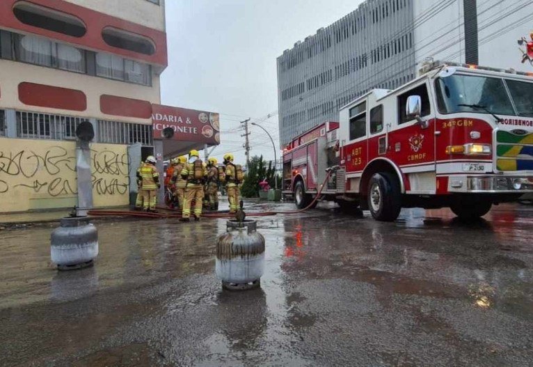 Princípio de incêndio atinge panificadora na Asa Norte, com dois botijões 