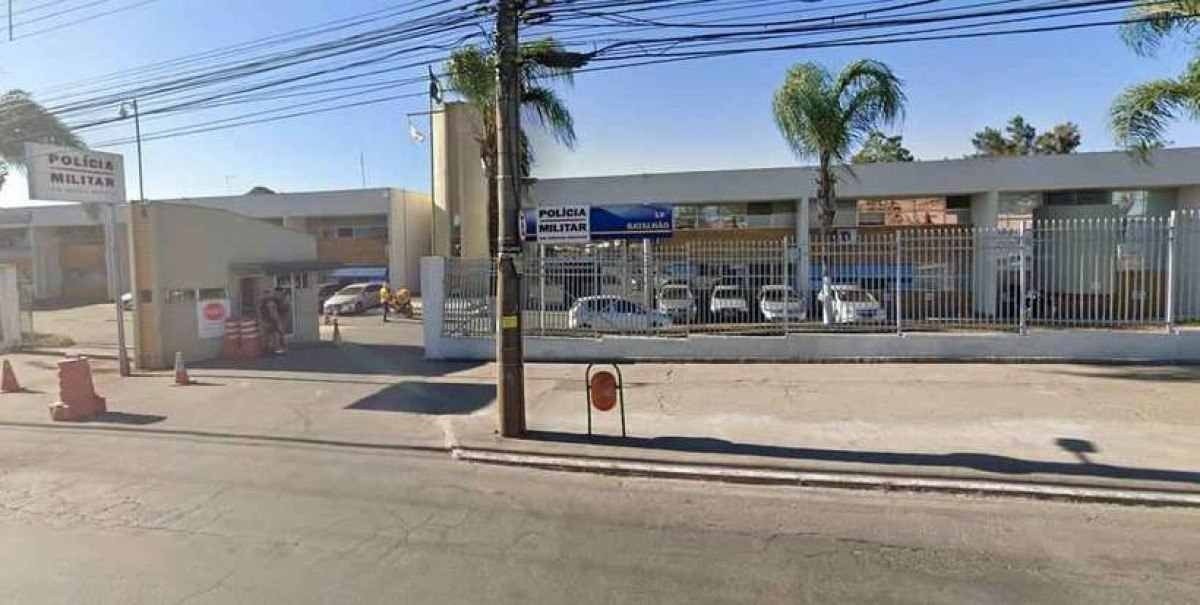 Criança de 8 anos morre após ser baleada em perseguição policial 