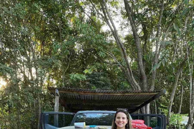 Júlia Rodr igues sempre leva Fiel, de carro, em suas viagens de férias: companheira já está acostumada