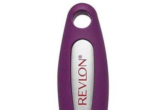 Escova de cabelo lisa Berry Paddle, da Revlon (R$ 25,48)