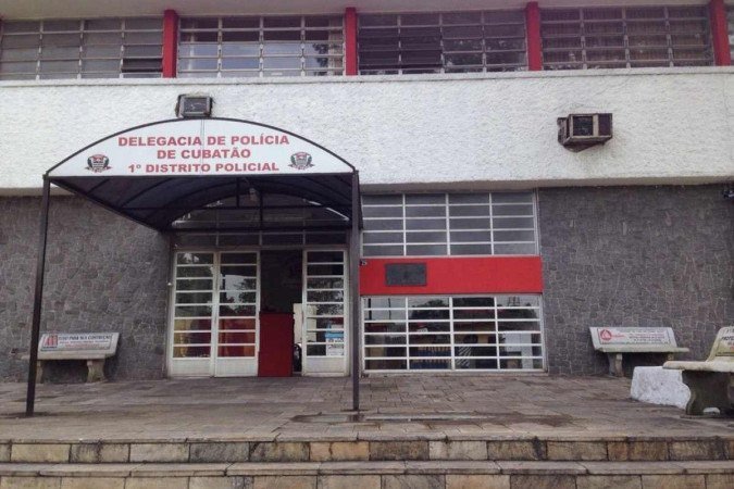 A Polícia Civil abriu uma investigação para averiguar o ocorrido na Delegacia Sede de Cubatão -  (crédito: Mariana Rossi/G1)