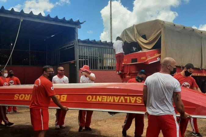Bombeiros do DF vão usar quatro embarcações na missão de socorro aos desabrigados na Bahia - (crédito: CBMDF/Divulgação) Bombeiros do DF vão usar quatro embarcações na missão de socorro aos desabrigados na Bahia - (crédito: CBMDF/Divulgação)