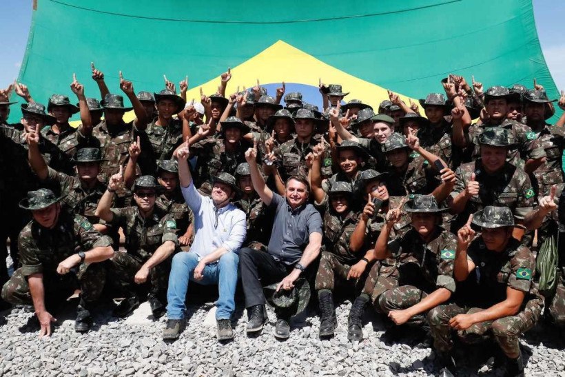 NYT diz que militares viraram aliados de Bolsonaro no questionamento das eleições