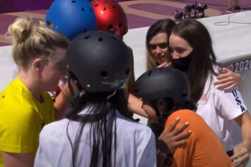 Todas as atletas da modalidade 'skate park' receberam o reconhecimento em razão da atitude após a queda da japonesa Misugu Okamoto