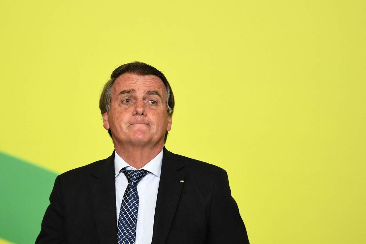 Bolsonaro sugere que variante é 