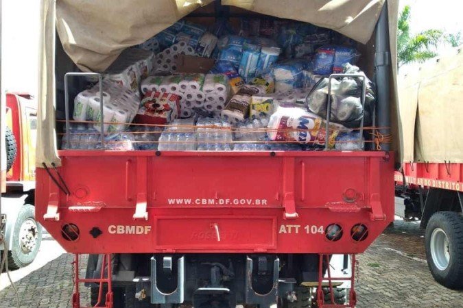Caminhão com arrecadação de donativos a atingidos por enchentes na Bahia - (crédito: CBMDF/Divulgação) Caminhão com arrecadação de donativos a atingidos por enchentes na Bahia - (crédito: CBMDF/Divulgação)