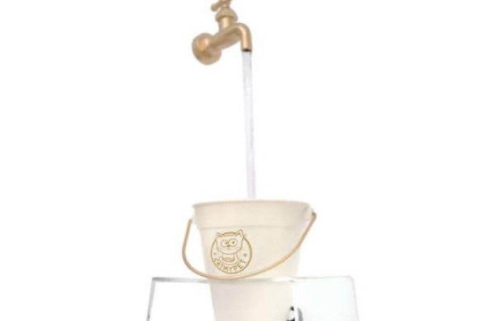 Bebedouro Torneira MagiCat Gold, da PetLove 
(R$ 230) 