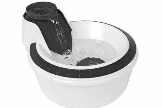 Fonte Bebedouro Petlon 2 litros, da PetLove (R$ 122,43)