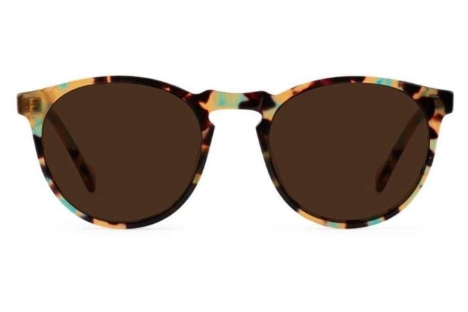 Óculos Micca, 
da Zerezes (R$ 395) 