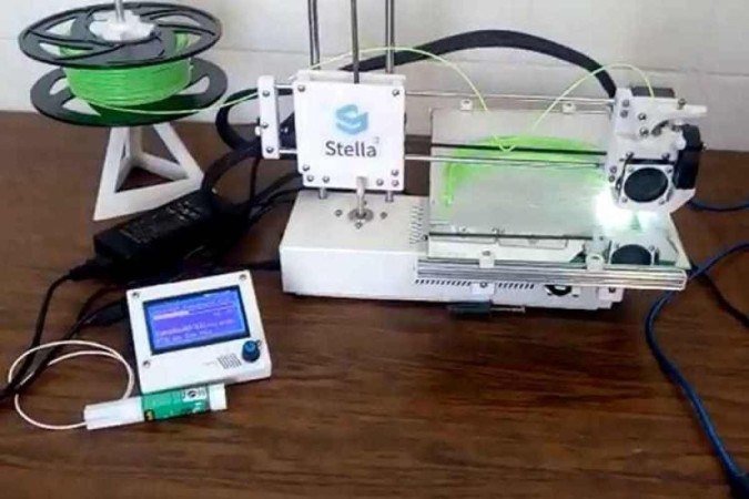  Material de m&aacute;scaras produzidas pela equipe do Cemi do Gama, de acetato, foi feito com impressora 3D