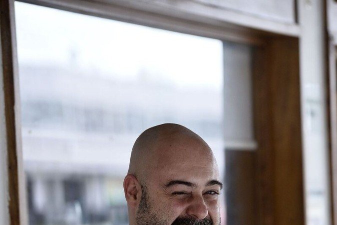  07/01/2022 Crédito: Minervino Júnior/CB/D.A Press. Revista.  Brasilia - DF. Revista. Drinks que são tendências de verão com frescor e frutas. Drink da Mercearia Colaborativa com Bernado Mota.