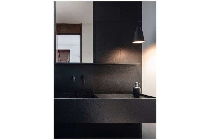 O lavabo permite que se brinque com as cores e os materiais utilizados