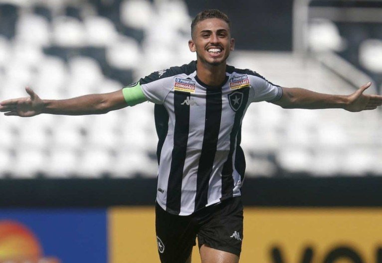 Destaque da base, Juninho está nos planos de Enderson Moreira para o início de 2022