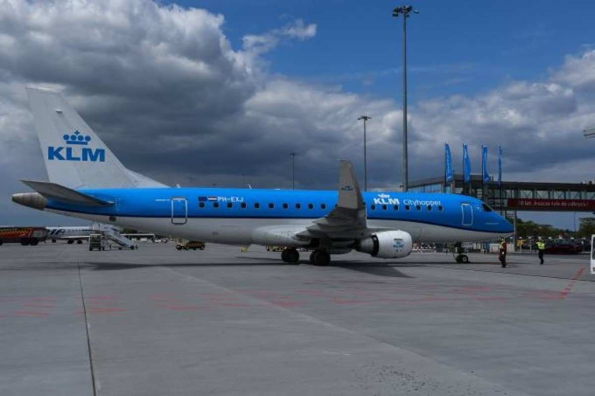 Mulher morre em voo e avião precisa fazer pouso não programado em Brasília