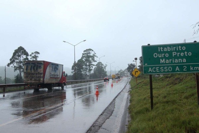  10/01/2022,Crdito Jair Amaral/EM/D.A Press. Brasil. Belo  Horiznte -MG.,Local de deslizamento de lama da mineradora na BR 040 proximo Tevo de Ouro Preto., na foto sentdo Rio de Janeiro Km 562