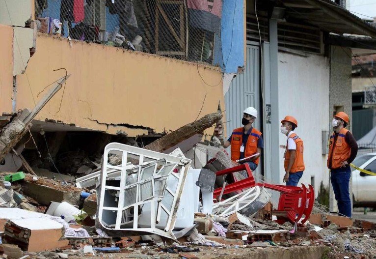  10/01/2022 Crédito: Marcelo Ferreira/CB/D.A Press. Brasil. Brasilia - DF -  Taguatinga Sul, movimentação no prédio que caiu na QSE 26.