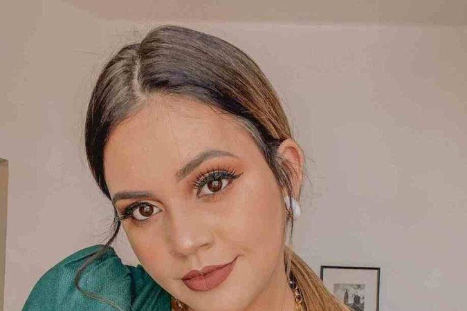 A influenciadora digital Isa Trevizolo sempre opta por penteados nos dias de 